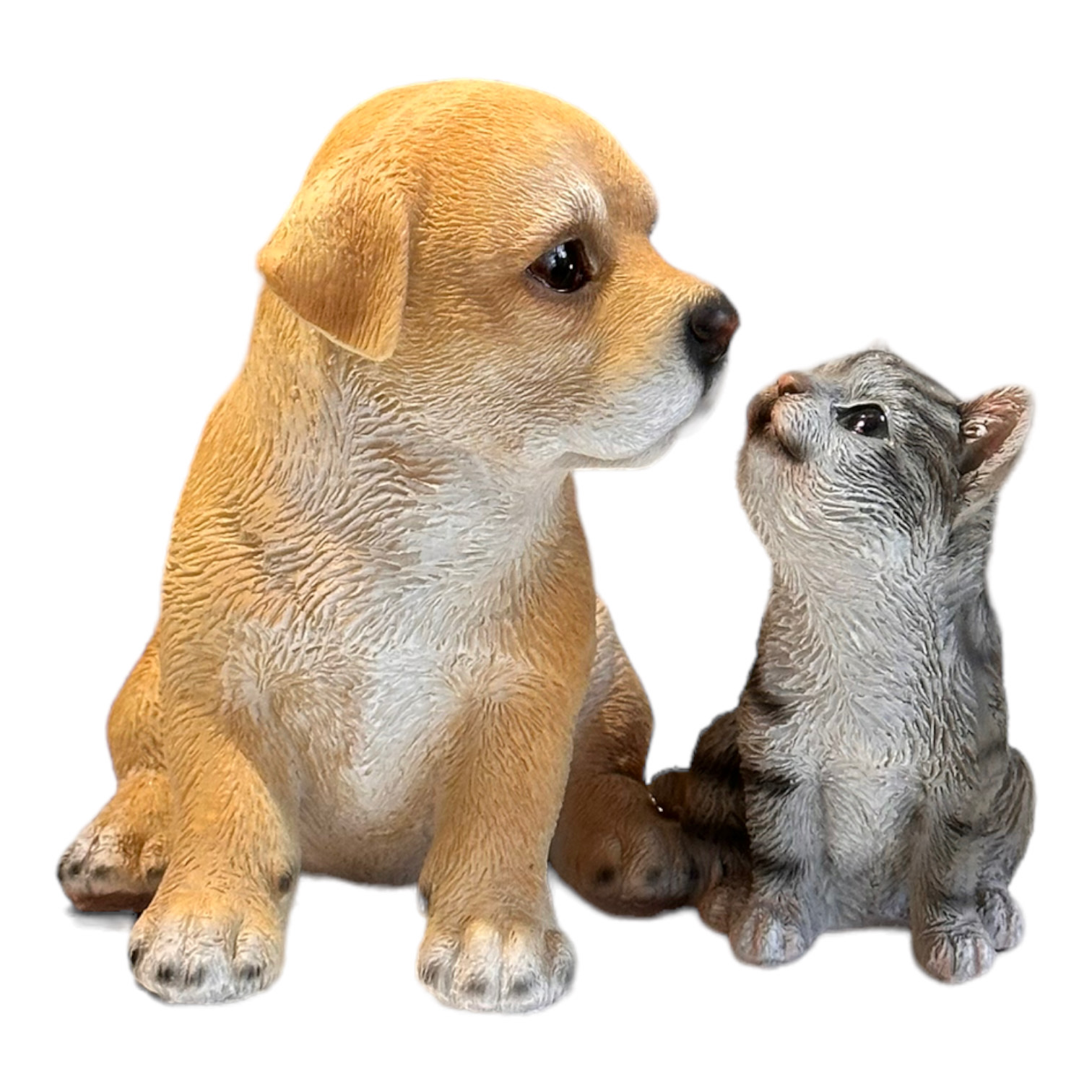 Figurka siedzącego labradora i kotka